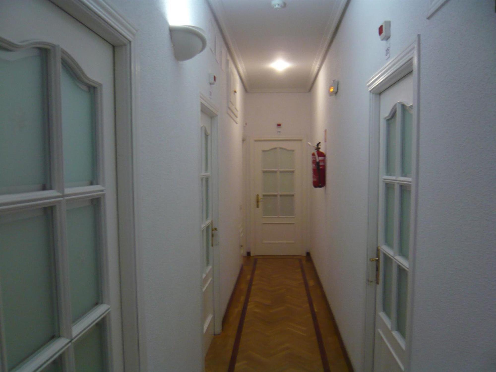 Hostal Triana Madrid Dış mekan fotoğraf